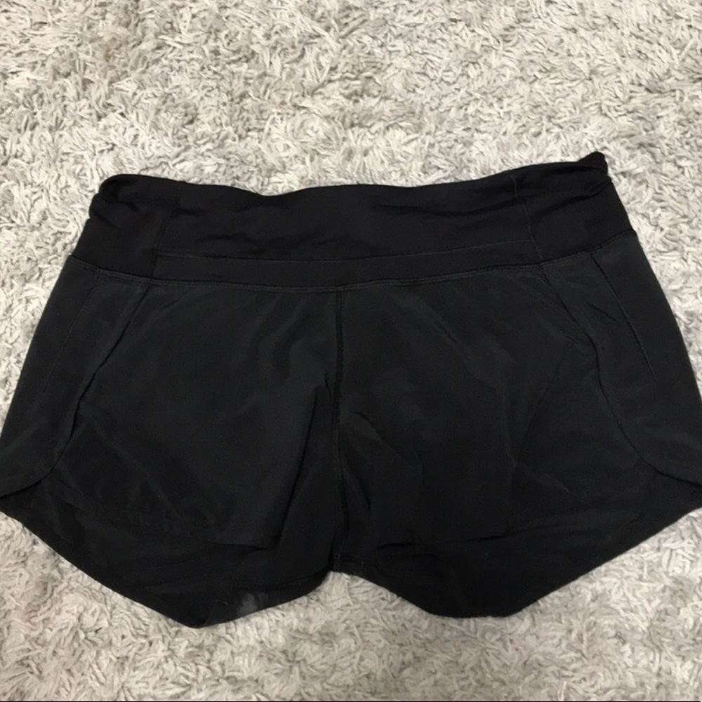 Size 6 lulu lemon shorts
